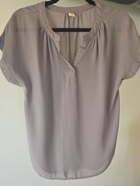 Women's Sage Split-Neck Short Sleeve Blouse